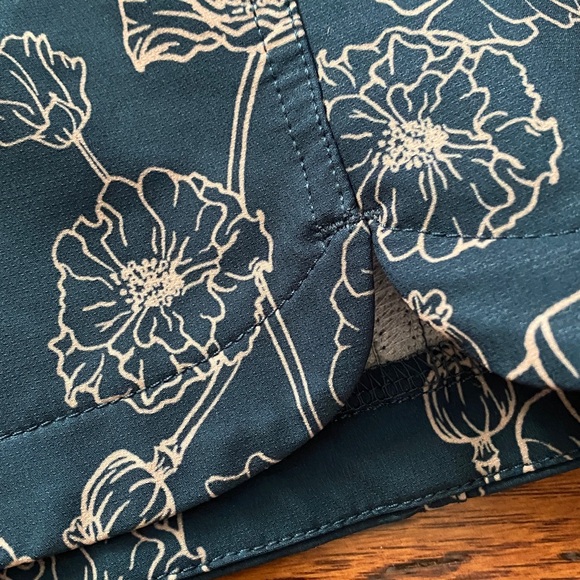 Wild Rye dark green/teal women’s shorts- size 10 - Picture 6 of 9